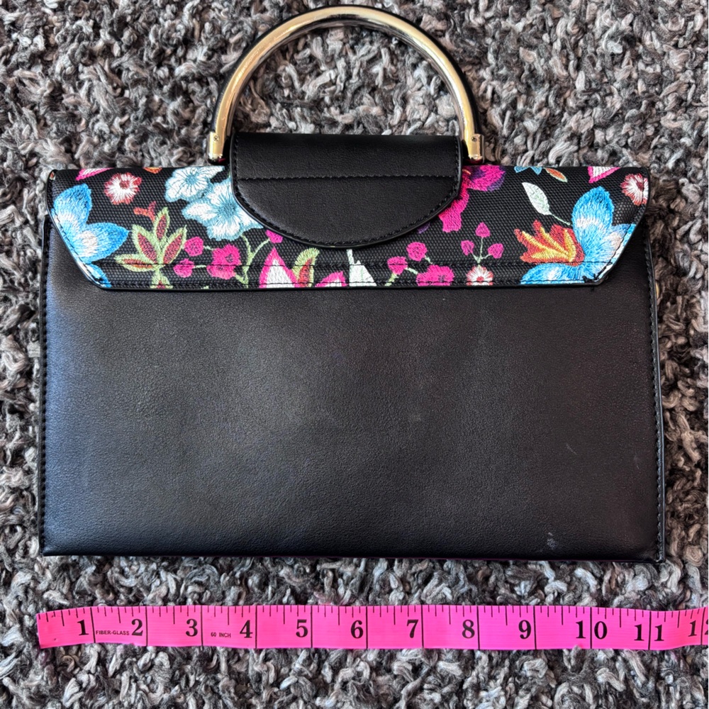 Mellow World Vibrant Clutch - Picture 2 of 8
